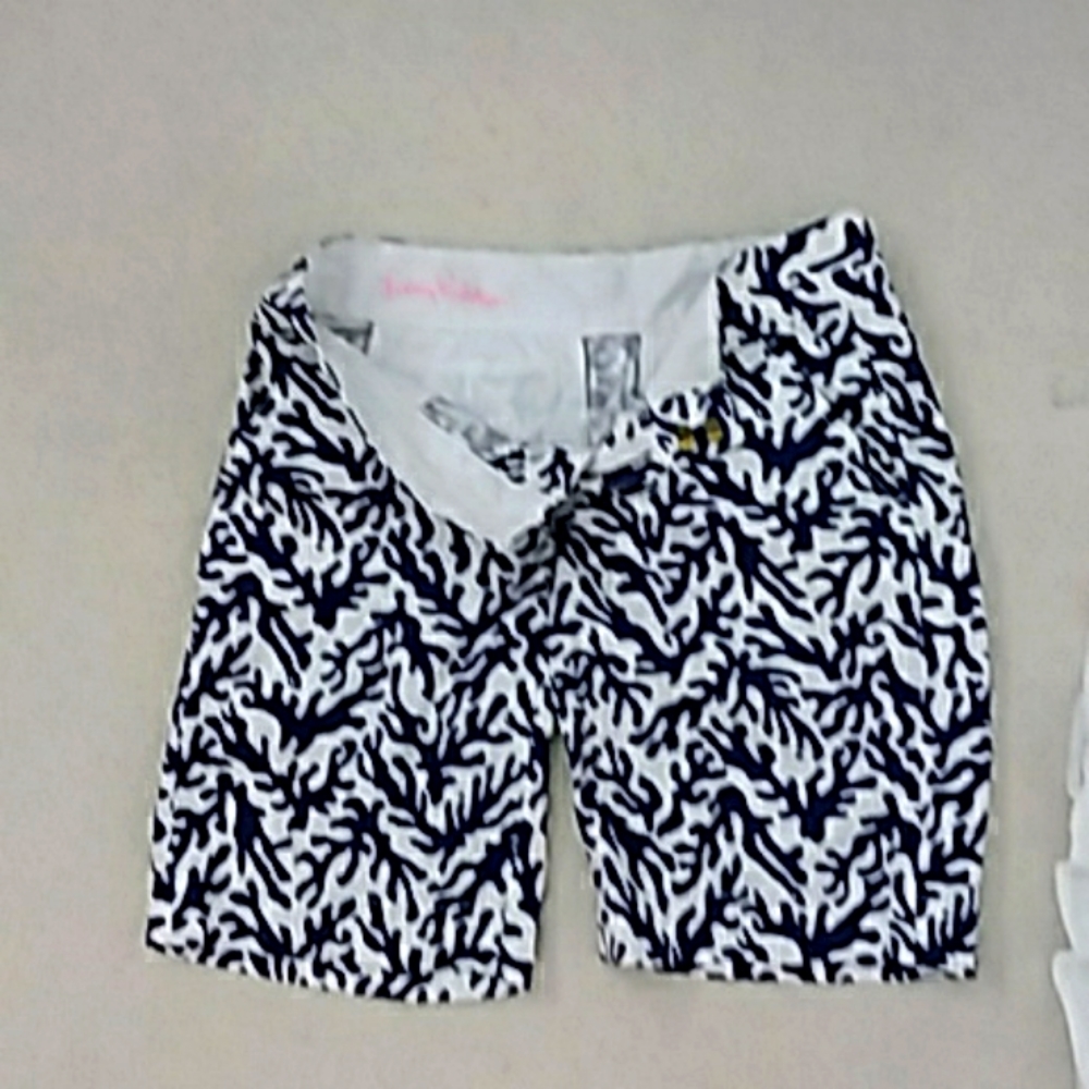 Lilly blue & white shorts